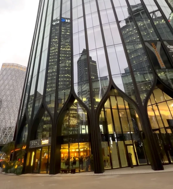 Canary Wharf Therapy Location Building near Linda K Therapy's Canary Wharf therapy location